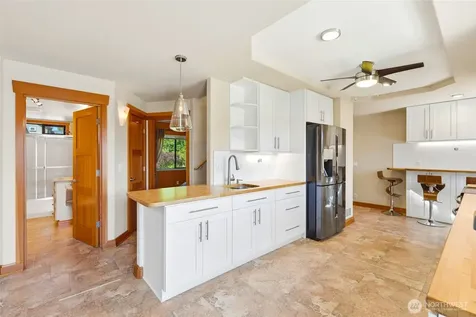 423 106th Place SW Everett WA 98204