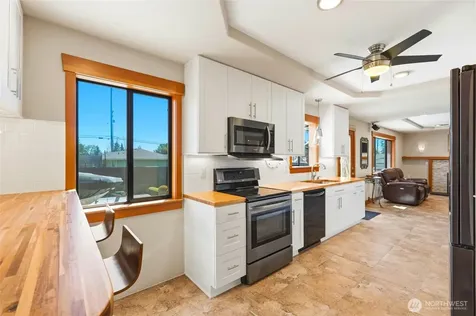 423 106th Place SW Everett WA 98204