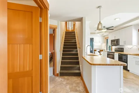 423 106th Place SW Everett WA 98204