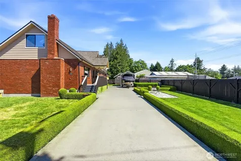 423 106th Place SW Everett WA 98204
