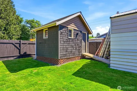 423 106th Place SW Everett WA 98204