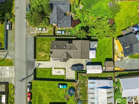 423 106th Place SW Everett WA 98204