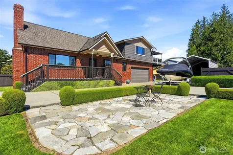 423 106th Place SW Everett WA 98204
