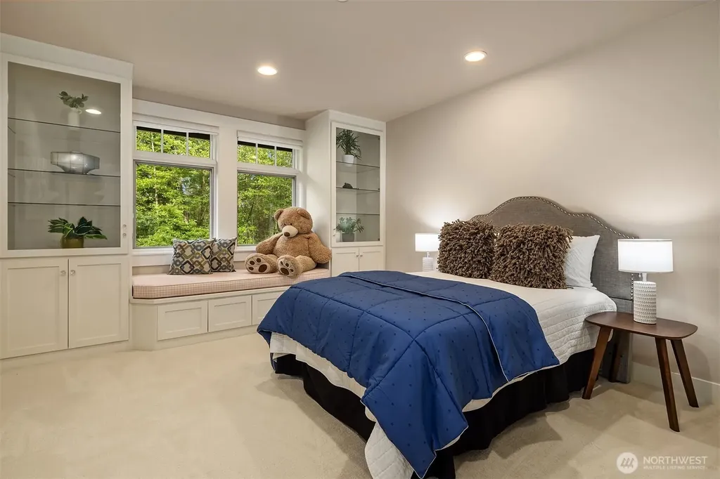 3811 97th Avenue NE Kirkland WA 98033