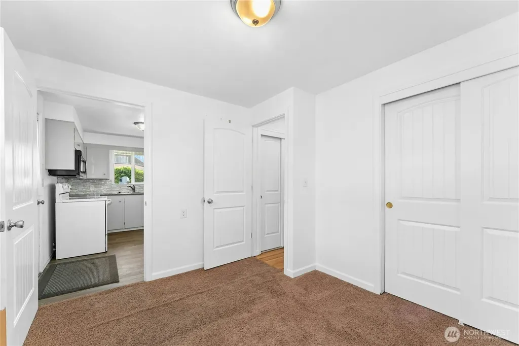148 S C Street Buckley WA 98321