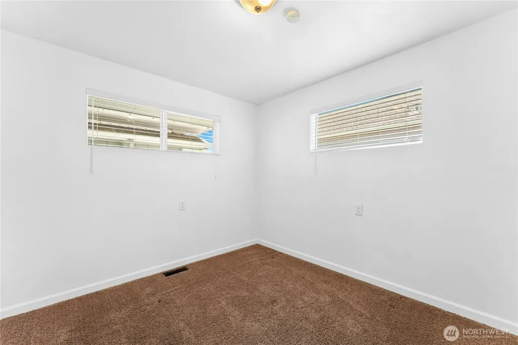 148 S C Street Buckley WA 98321