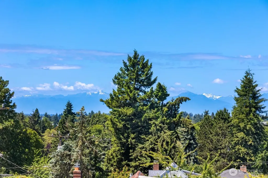 334 NE 90th Street Seattle WA 98115