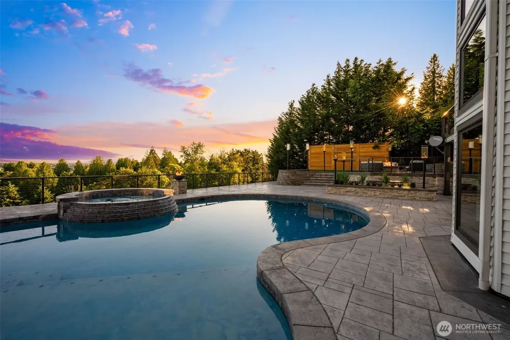 12815 SE Rivercrest Drive Vancouver WA 98683
