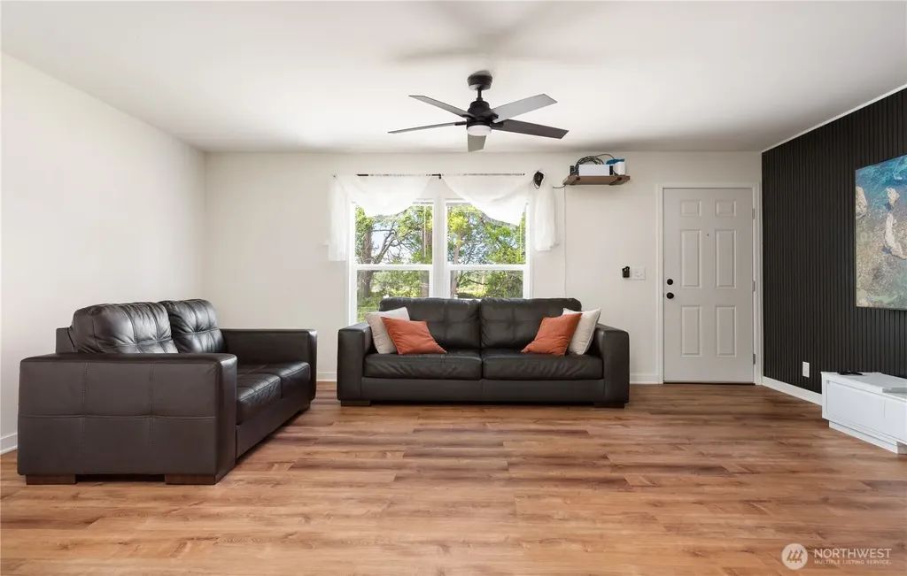 28510 Sr 20 Oak Harbor WA 98277