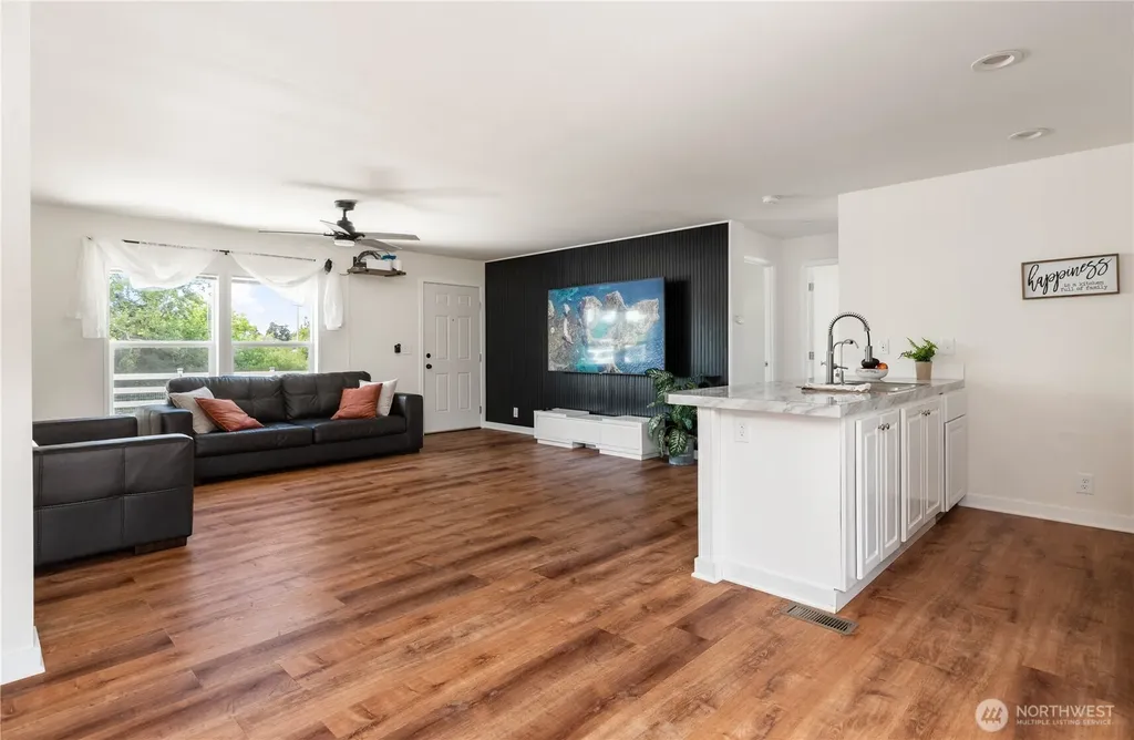 28510 Sr 20 Oak Harbor WA 98277