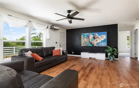 28510 Sr 20 Oak Harbor WA 98277