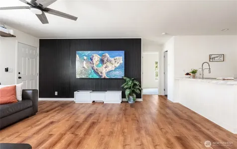 28510 Sr 20 Oak Harbor WA 98277