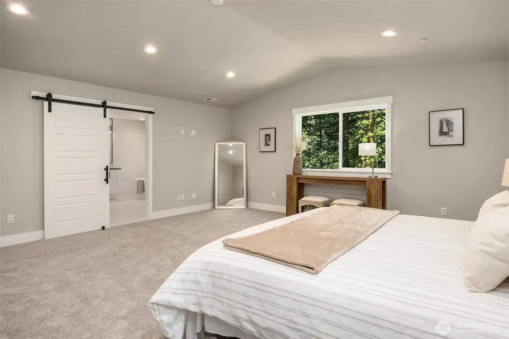 15002 75th Avenue NE Kenmore WA 98028