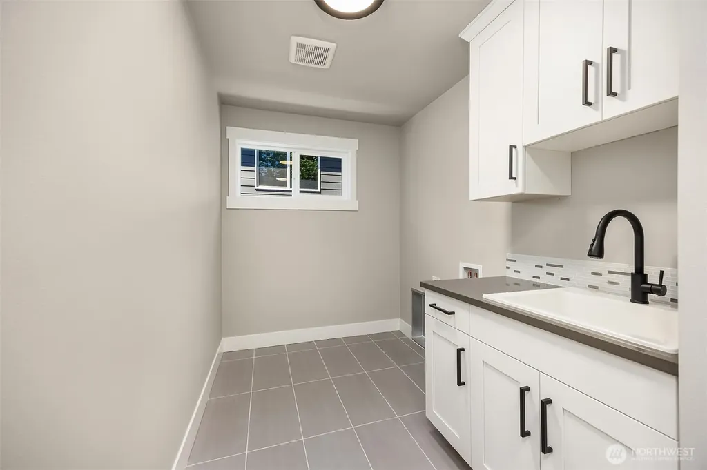 15002 75th Avenue NE Kenmore WA 98028