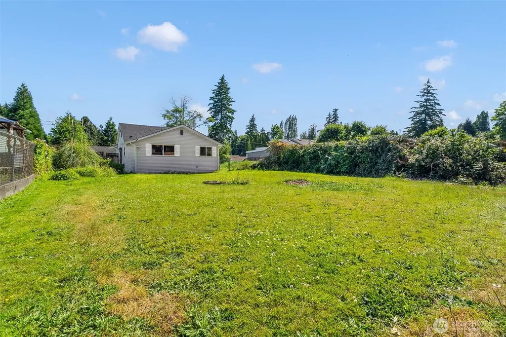 2432 NE Franklin Street Bremerton WA 98310