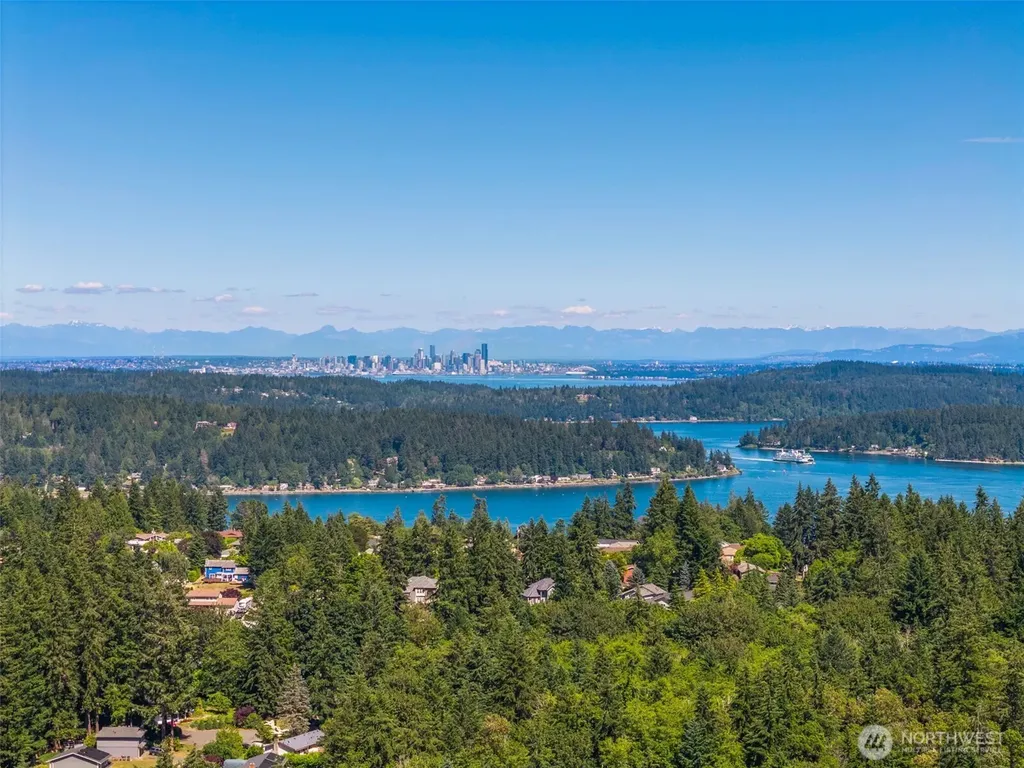 2432 NE Franklin Street Bremerton WA 98310