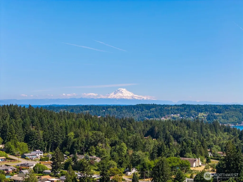 2432 NE Franklin Street Bremerton WA 98310