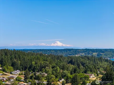2432 NE Franklin Street Bremerton WA 98310