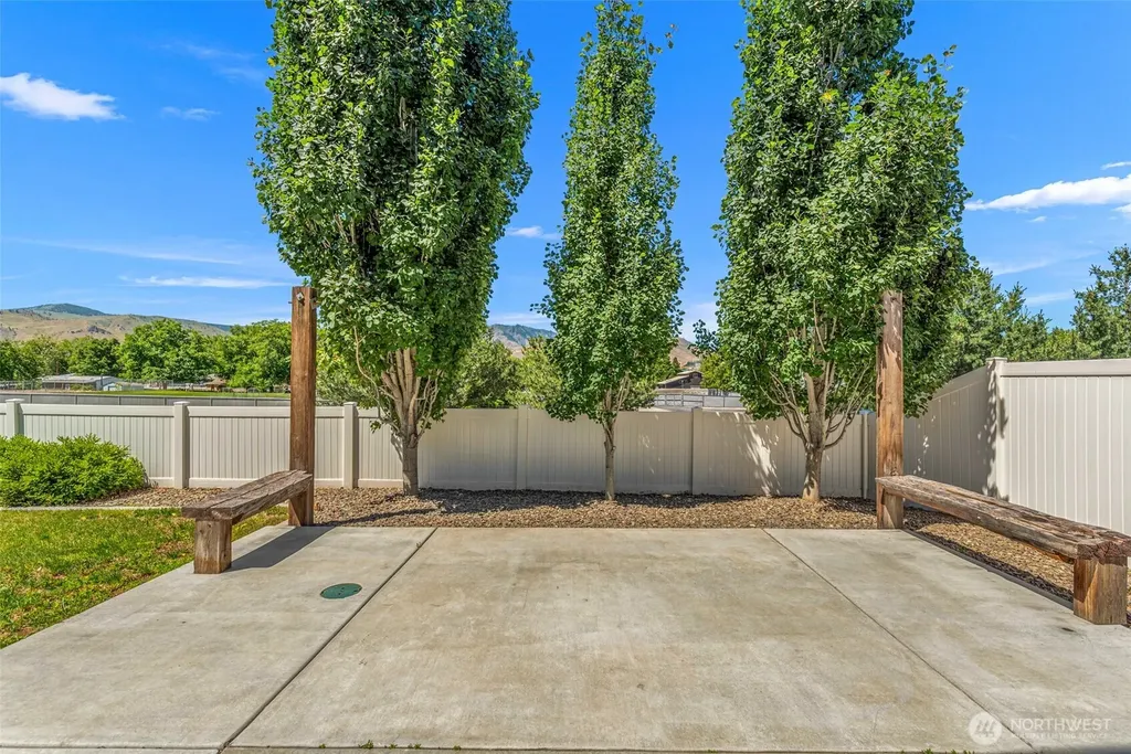 119 NW Porters Court East Wenatchee WA 98802