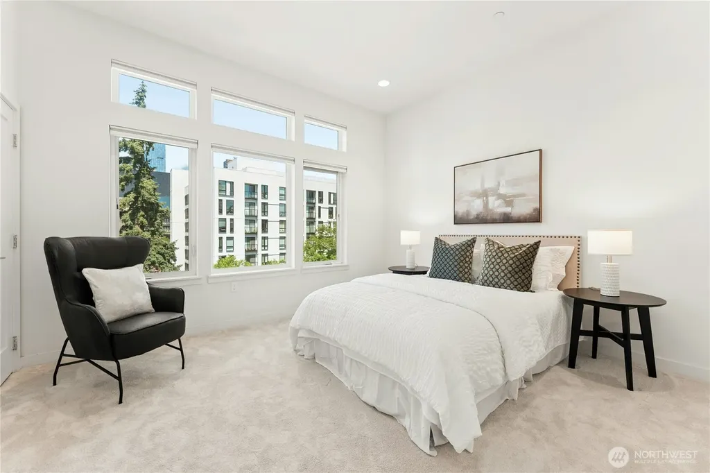 10762 1st Drive Bellevue WA 98004