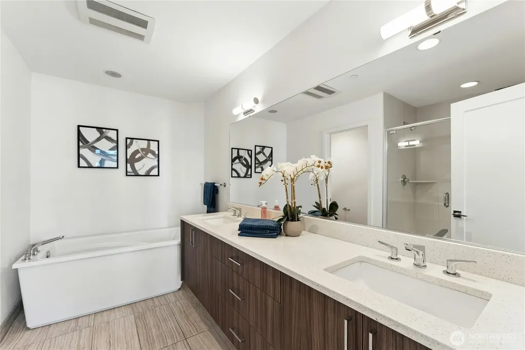 10762 1st Drive Bellevue WA 98004