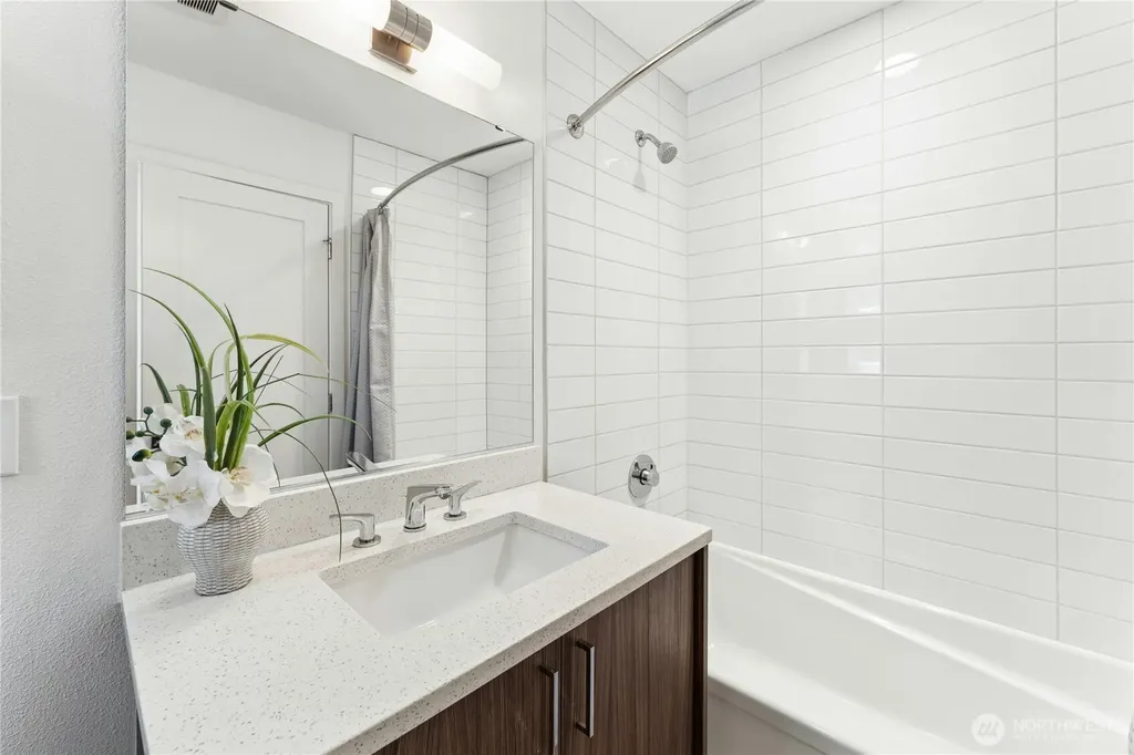 10762 1st Drive Bellevue WA 98004