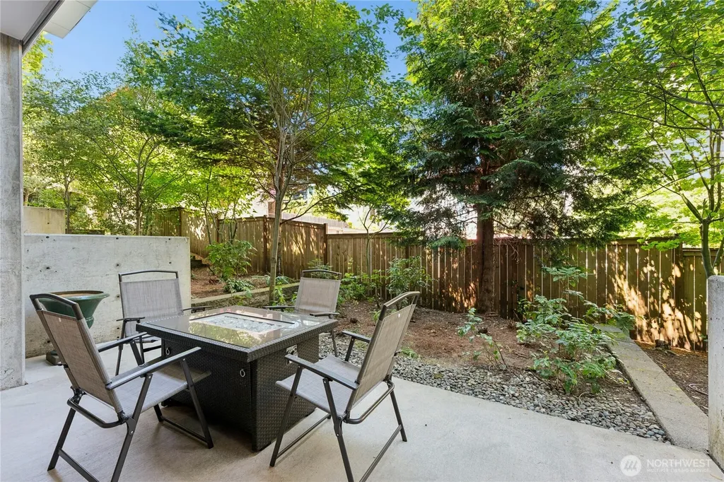 10762 1st Drive Bellevue WA 98004