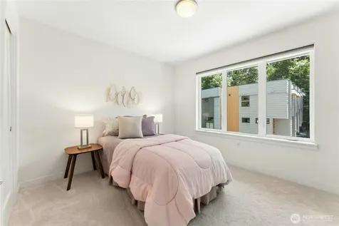 10762 1st Drive Bellevue WA 98004