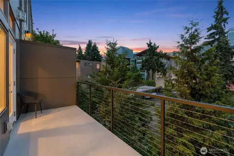 10762 1st Drive Bellevue WA 98004