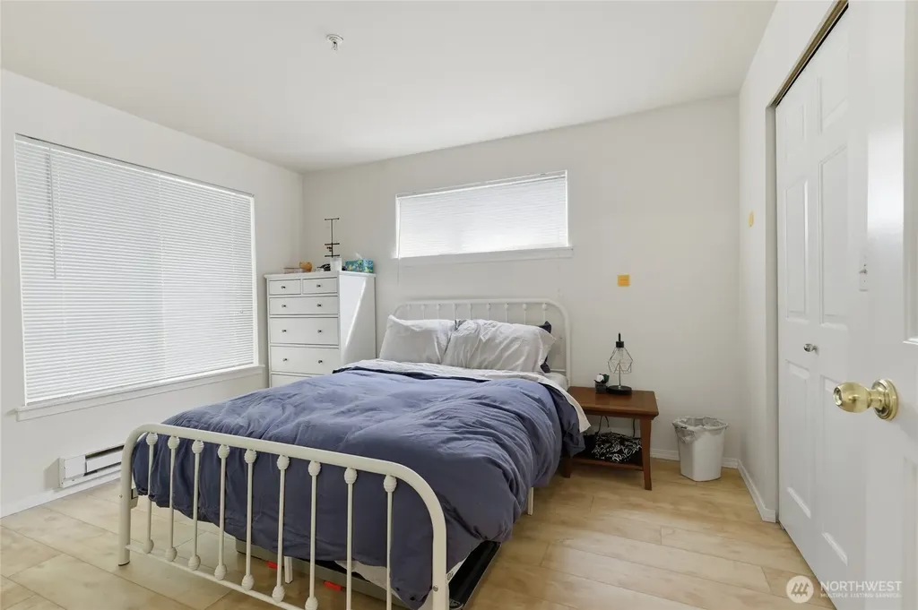 13310 Greenwood Avenue N Seattle WA 98133