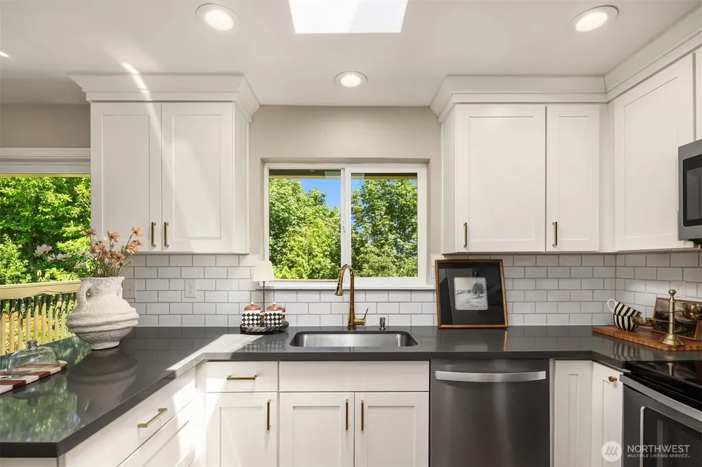 10750 66th Avenue S Seattle WA 98178