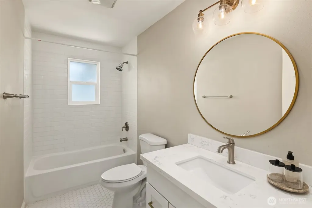 10750 66th Avenue S Seattle WA 98178