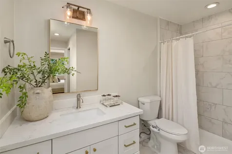 10750 66th Avenue S Seattle WA 98178