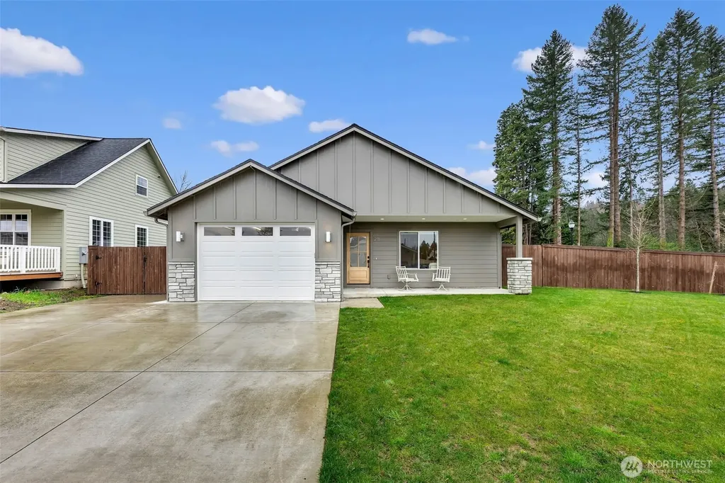 211 W Oak Street Yacolt WA 98675