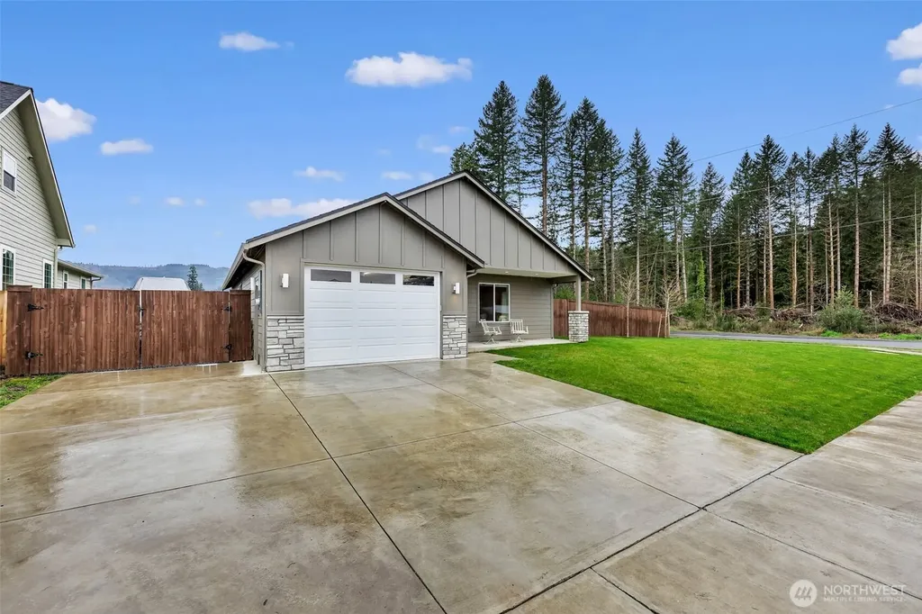 211 W Oak Street Yacolt WA 98675