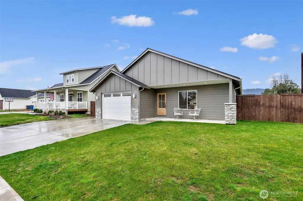 211 W Oak Street Yacolt WA 98675