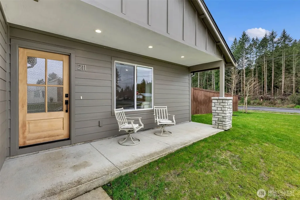 211 W Oak Street Yacolt WA 98675