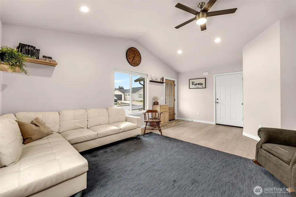 211 W Oak Street Yacolt WA 98675