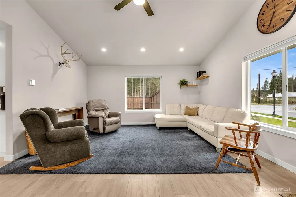 211 W Oak Street Yacolt WA 98675