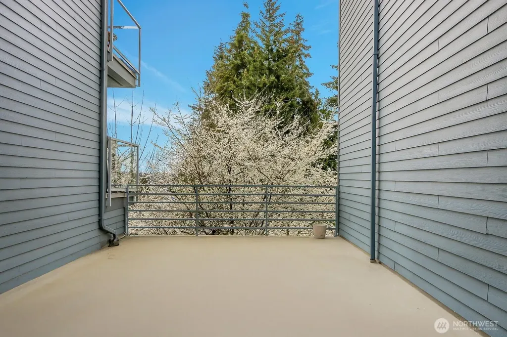 4425 Greenwood Avenue N Seattle WA 98103