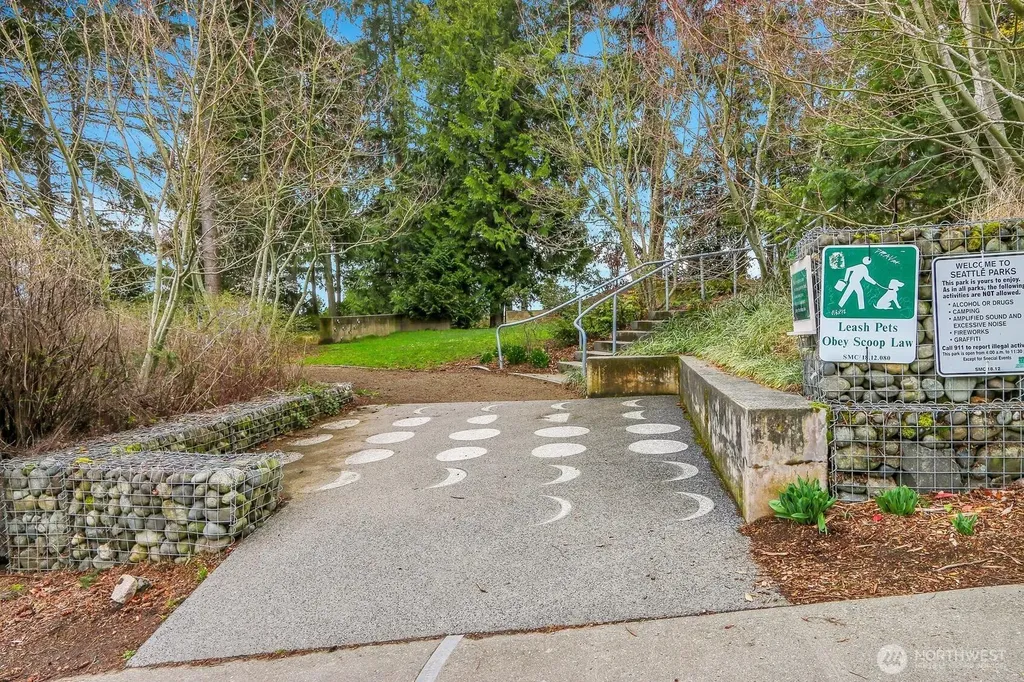 4425 Greenwood Avenue N Seattle WA 98103
