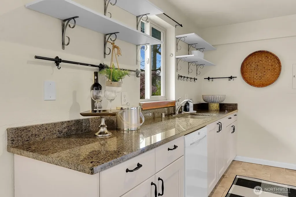 4425 Greenwood Avenue N Seattle WA 98103
