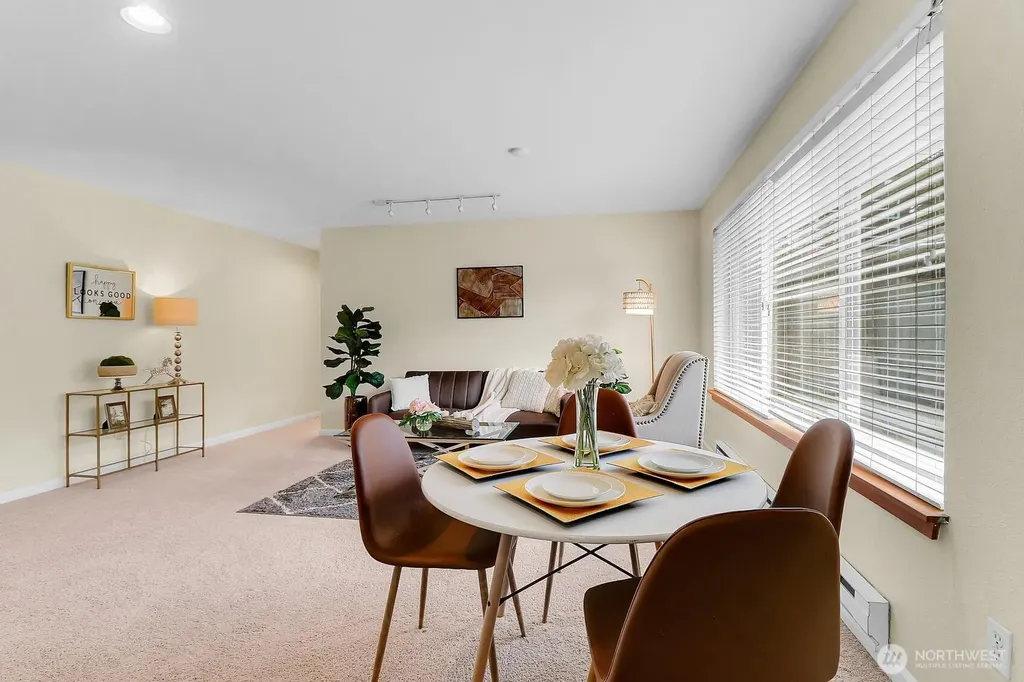 4425 Greenwood Avenue N Seattle WA 98103