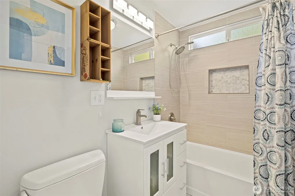 1206 SW Myrtle Street Seattle WA 98106