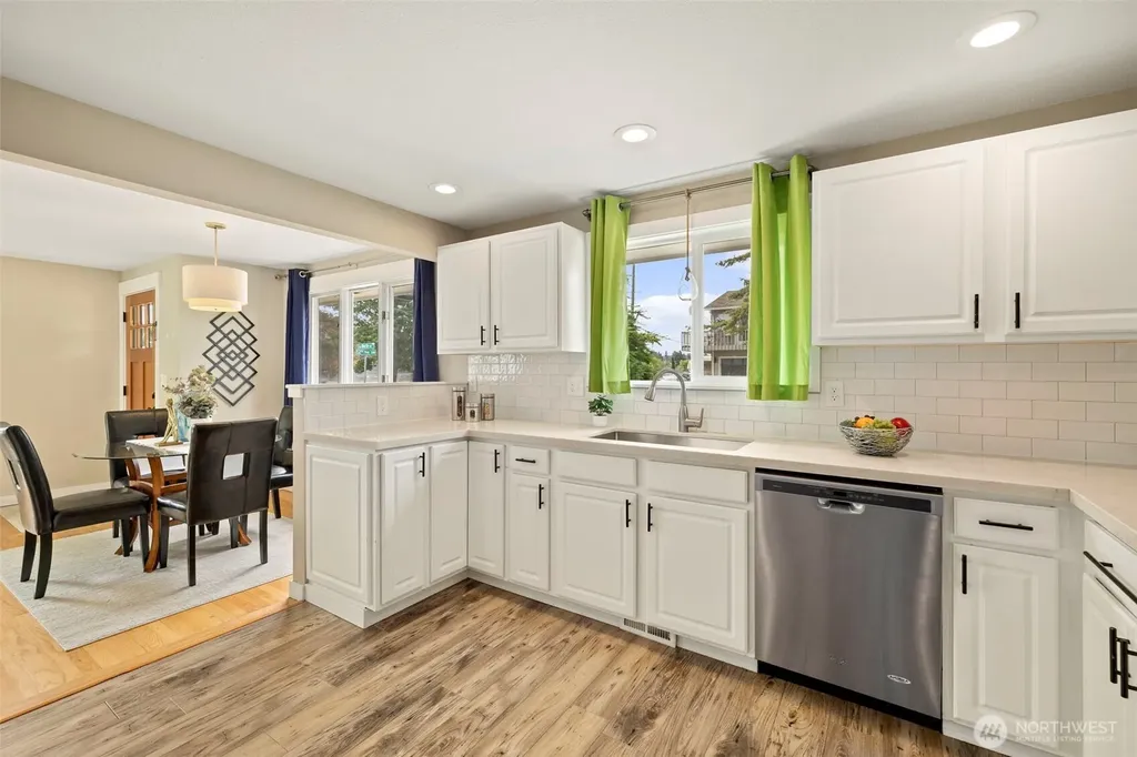 1206 SW Myrtle Street Seattle WA 98106