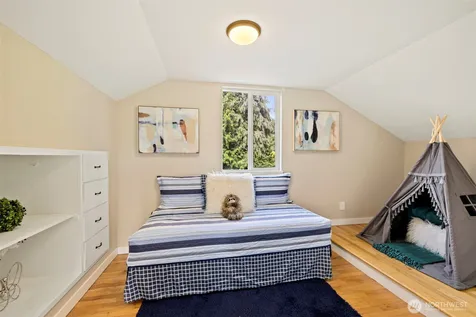 1206 SW Myrtle Street Seattle WA 98106