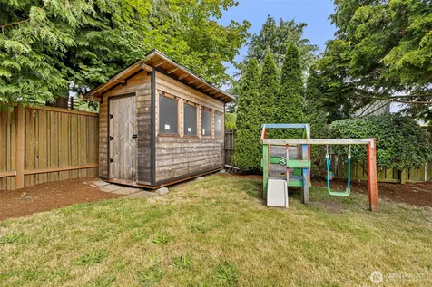 1206 SW Myrtle Street Seattle WA 98106