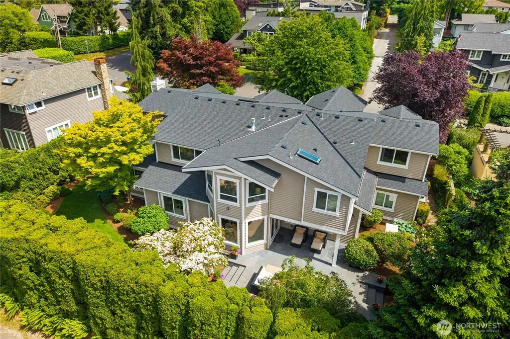 1610 8th Street W Kirkland WA 98033