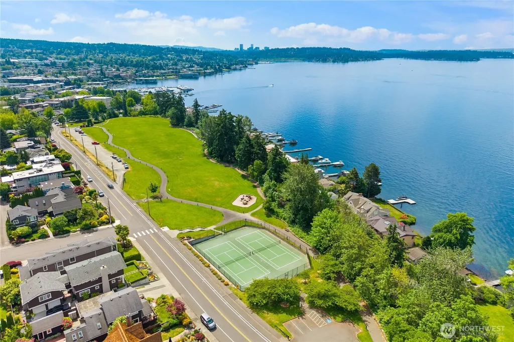 1610 8th Street W Kirkland WA 98033