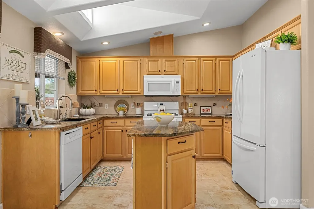 24105 221st Lane SE Maple Valley WA 98038